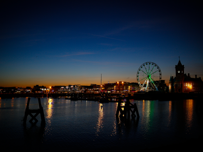 a picture of Cardiff bay at dusk